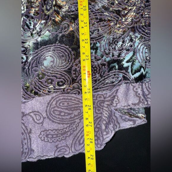 SnoSkins Tie Dye Velvet burnout Paisley floral size Medium EUC - Picture 6 of 6